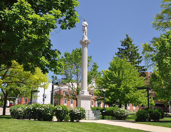 03 - The Public Square In <a href="http://www.mountvernonohio.org/" target="_blank">Mount Vernon, Ohio</a>. The memorial honors those that served during the Civil War.