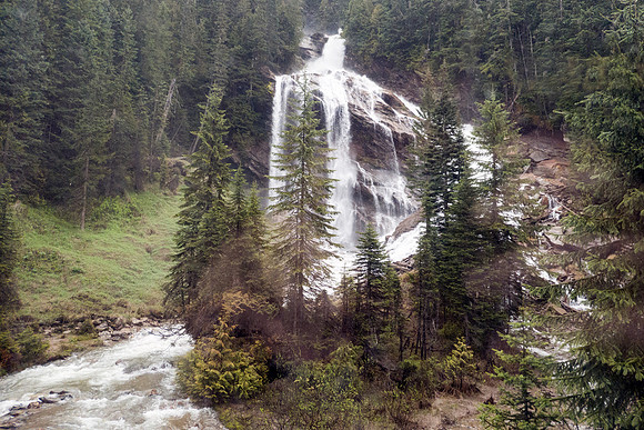 04_pana0482_fromtrain_falls