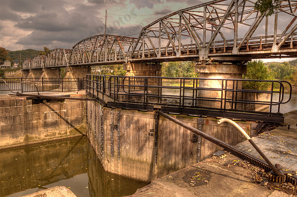 Philo Lock #9 on the Muskingum River